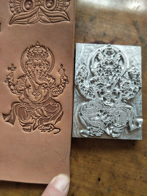 Unique Leather Work - Ganesha desenli el yapımı benzersiz tasarım